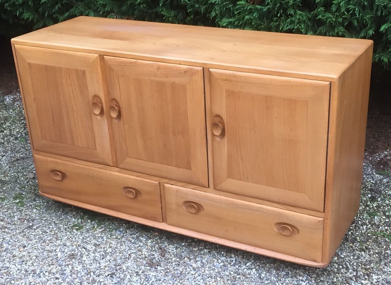 FINE RETRO ERCOL SIDEBOARD VERY CLEAN CONDITION, 2MAN DELIVERY