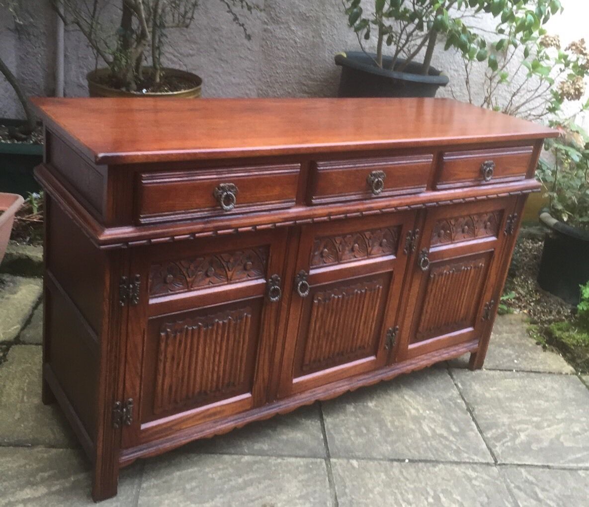 Large Oak Old Charm 3 Door Hertford Sideboard Clean Condition 2