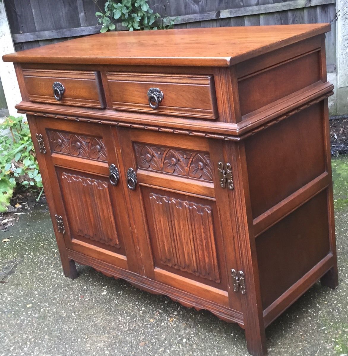 Superb Oak Old Charm 2 Door Hertford Sideboard Clean Condition 2